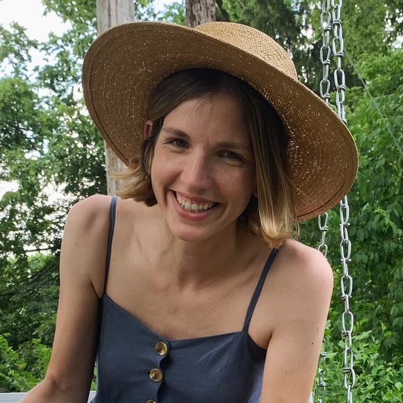 Meet your Posher, Colleen - Picture 1 of 1